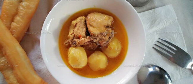 Vietnamese Chicken Curry (Ca Ri Ga)