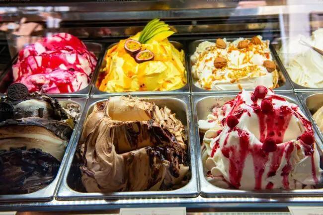 What Ingredients Define High-Quality Artisanal Gelato?