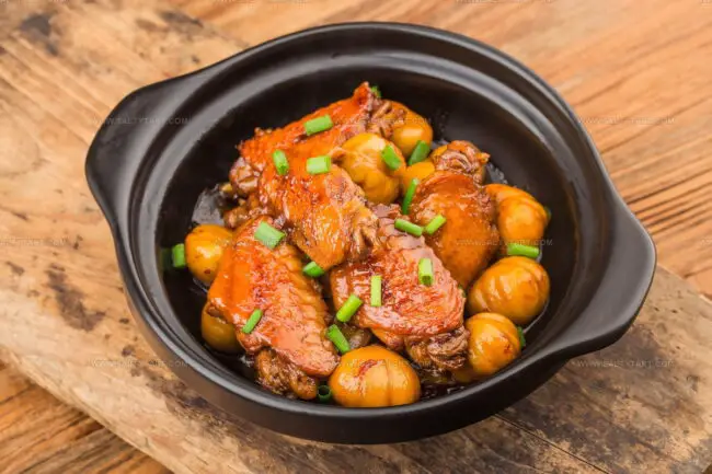 Braised Chicken With Chestnuts (Ban Li Shao Ji)
