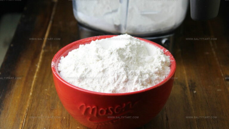 3 Healthier Ways to Replace Powdered Sugar