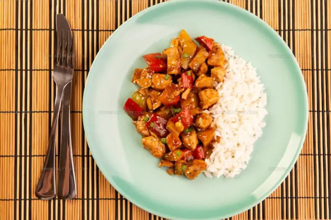 What Side Dishes Go Best with Chinese Chicken Entrées?